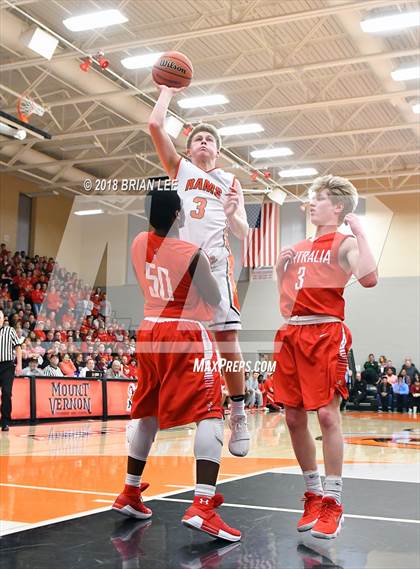 Thumbnail 2 in Centralia vs Mt. Vernon (IHSA 3A Regional Semifinal) photogallery.