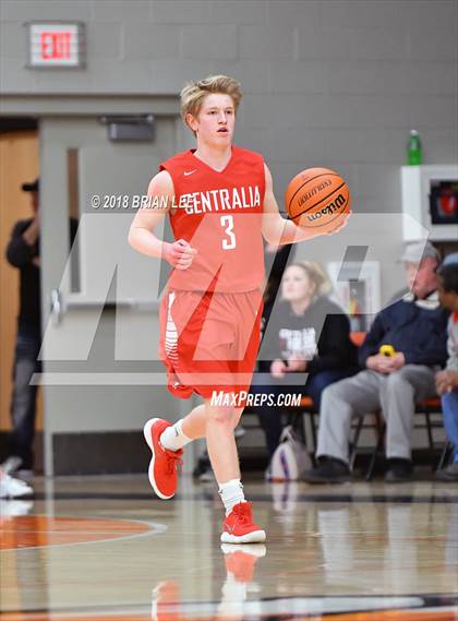 Thumbnail 1 in Centralia vs Mt. Vernon (IHSA 3A Regional Semifinal) photogallery.