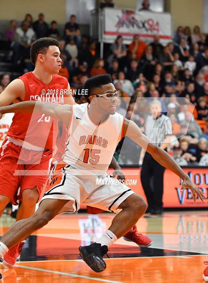 Thumbnail 1 in Centralia vs Mt. Vernon (IHSA 3A Regional Semifinal) photogallery.