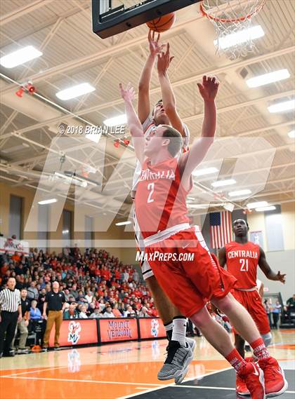 Thumbnail 1 in Centralia vs Mt. Vernon (IHSA 3A Regional Semifinal) photogallery.