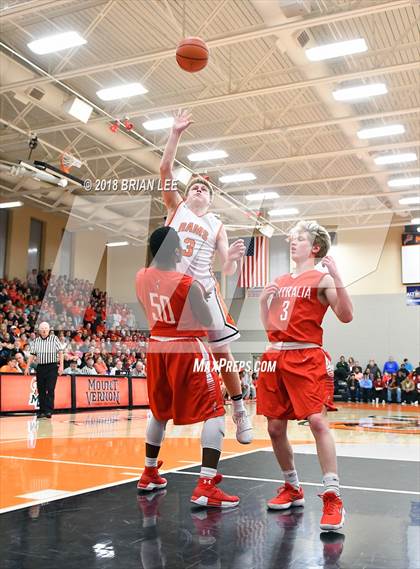 Thumbnail 3 in Centralia vs Mt. Vernon (IHSA 3A Regional Semifinal) photogallery.