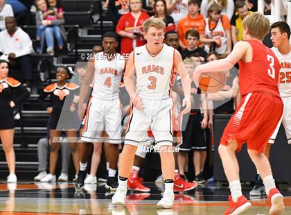 Thumbnail 2 in Centralia vs Mt. Vernon (IHSA 3A Regional Semifinal) photogallery.
