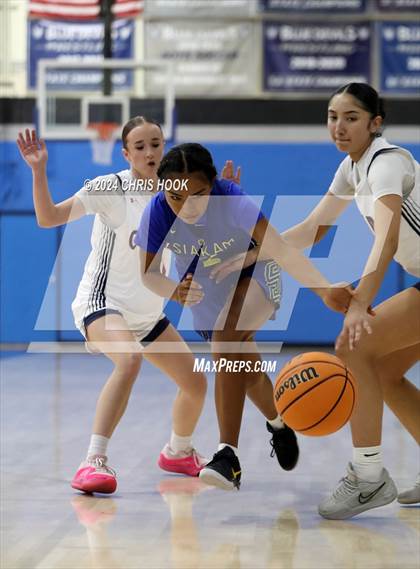 Thumbnail 3 in Baboquivari vs Sahuaro (Inferno Invitational) photogallery.