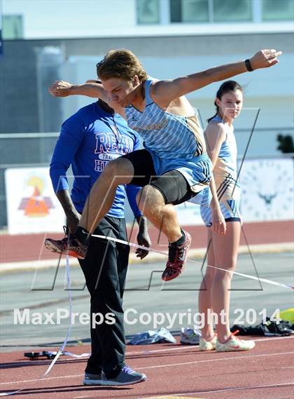 Thumbnail 1 in Reno League Track Meet photogallery.
