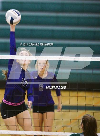 Thumbnail 3 in Grand Island @ Lincoln Southwest photogallery.