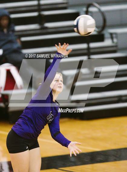 Thumbnail 3 in Grand Island @ Lincoln Southwest photogallery.