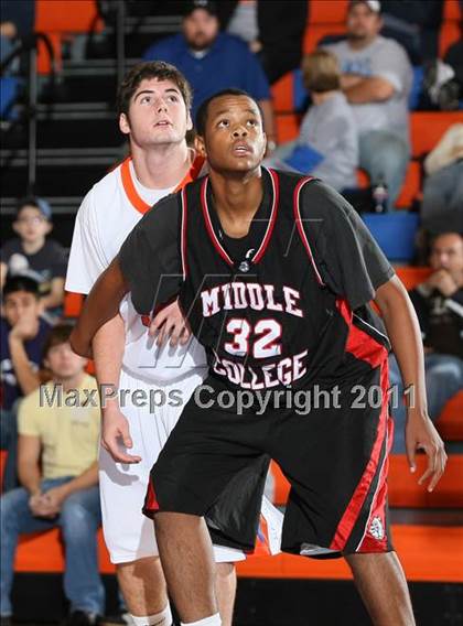 Thumbnail 1 in Middle College vs. Marshall County (Marshall County Hoopfest) photogallery.