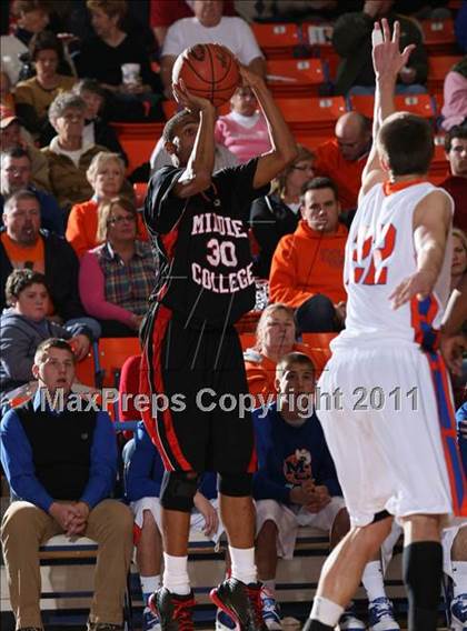 Thumbnail 1 in Middle College vs. Marshall County (Marshall County Hoopfest) photogallery.