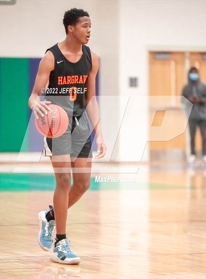 Thumbnail 2 in Peninsula Catholic vs. Hargrave Military Academy photogallery.