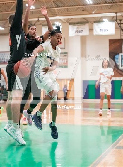 Thumbnail 2 in Peninsula Catholic vs. Hargrave Military Academy photogallery.
