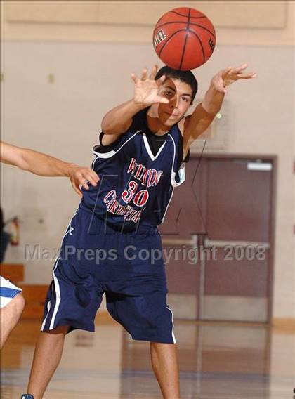 Thumbnail 1 in Wilton Christian vs. Sacramento Waldorf (Waves Invitational) photogallery.