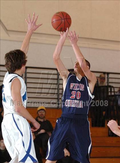 Thumbnail 1 in Wilton Christian vs. Sacramento Waldorf (Waves Invitational) photogallery.