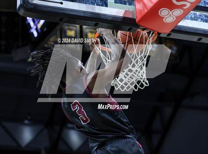 Thumbnail 3 in Cardinal Ritter College Prep vs. Chaminade (MSHSAA Class 6 Championship) photogallery.