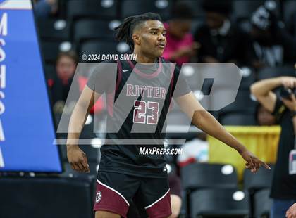 Thumbnail 2 in Cardinal Ritter College Prep vs. Chaminade (MSHSAA Class 6 Championship) photogallery.