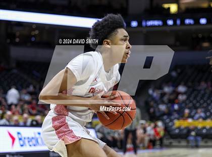 Thumbnail 3 in Cardinal Ritter College Prep vs. Chaminade (MSHSAA Class 6 Championship) photogallery.