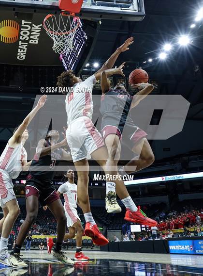 Thumbnail 2 in Cardinal Ritter College Prep vs. Chaminade (MSHSAA Class 6 Championship) photogallery.