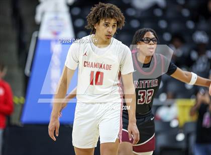 Thumbnail 1 in Cardinal Ritter College Prep vs. Chaminade (MSHSAA Class 6 Championship) photogallery.