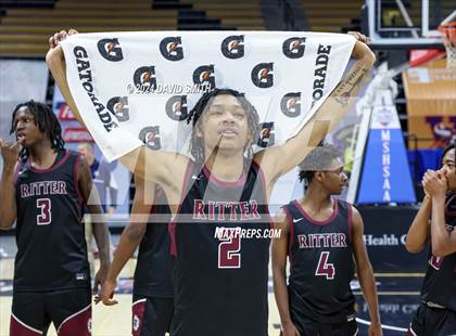 Thumbnail 1 in Cardinal Ritter College Prep vs. Chaminade (MSHSAA Class 6 Championship) photogallery.