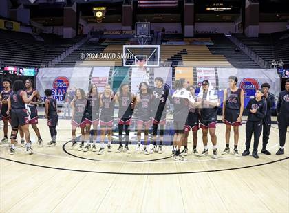Thumbnail 2 in Cardinal Ritter College Prep vs. Chaminade (MSHSAA Class 6 Championship) photogallery.