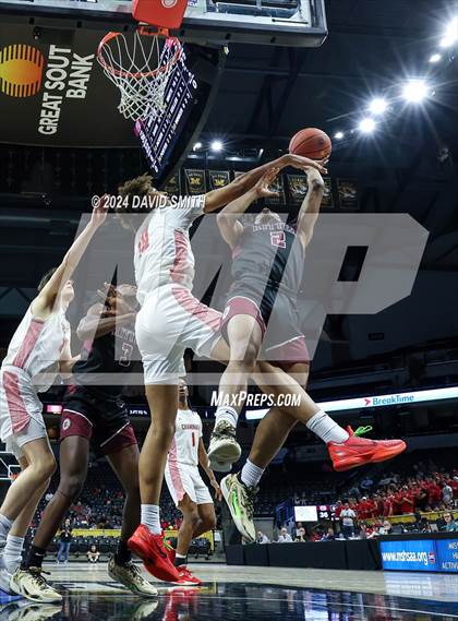 Thumbnail 1 in Cardinal Ritter College Prep vs. Chaminade (MSHSAA Class 6 Championship) photogallery.