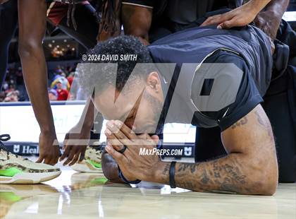 Thumbnail 3 in Cardinal Ritter College Prep vs. Chaminade (MSHSAA Class 6 Championship) photogallery.