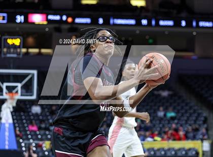 Thumbnail 3 in Cardinal Ritter College Prep vs. Chaminade (MSHSAA Class 6 Championship) photogallery.