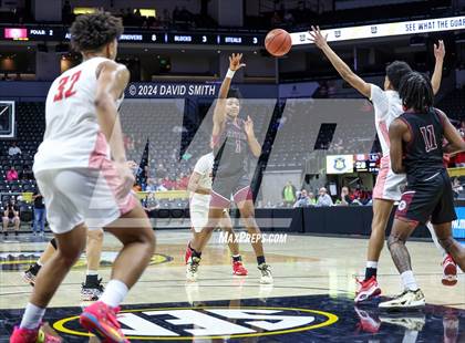 Thumbnail 3 in Cardinal Ritter College Prep vs. Chaminade (MSHSAA Class 6 Championship) photogallery.