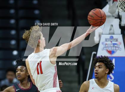 Thumbnail 2 in Cardinal Ritter College Prep vs. Chaminade (MSHSAA Class 6 Championship) photogallery.
