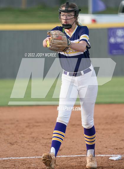 Thumbnail 2 in DeSoto Central vs. South Panola photogallery.