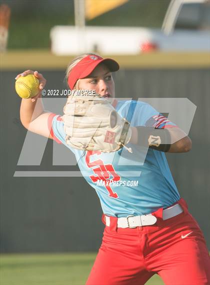 Thumbnail 3 in DeSoto Central vs. South Panola photogallery.