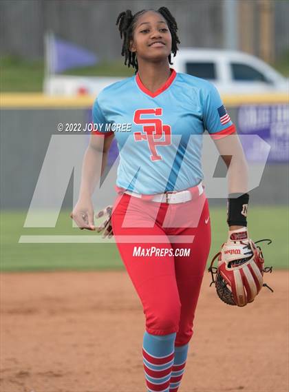 Thumbnail 1 in DeSoto Central vs. South Panola photogallery.