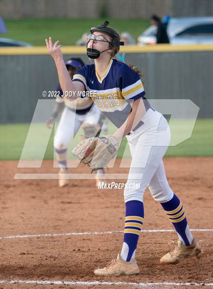 Thumbnail 3 in DeSoto Central vs. South Panola photogallery.