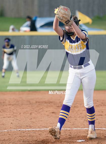 Thumbnail 2 in DeSoto Central vs. South Panola photogallery.