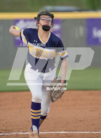 Thumbnail 3 in DeSoto Central vs. South Panola photogallery.