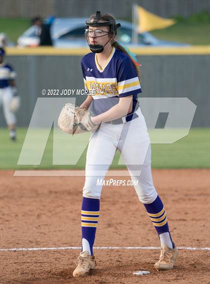 Thumbnail 3 in DeSoto Central vs. South Panola photogallery.
