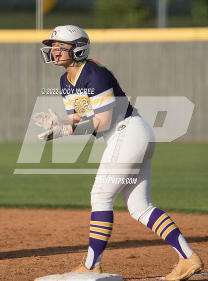 Thumbnail 1 in DeSoto Central vs. South Panola photogallery.