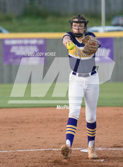 Thumbnail 1 in DeSoto Central vs. South Panola photogallery.