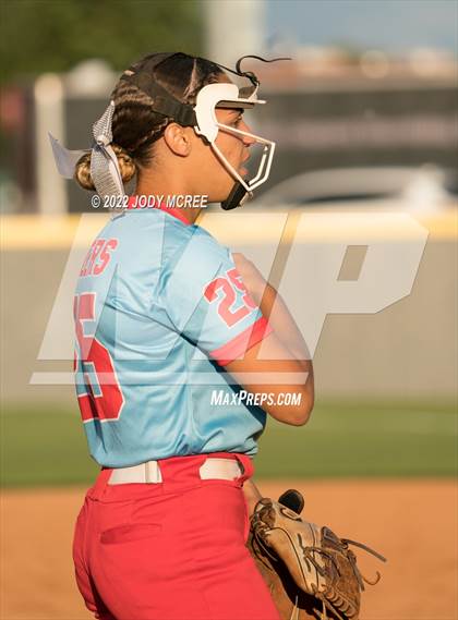Thumbnail 1 in DeSoto Central vs. South Panola photogallery.