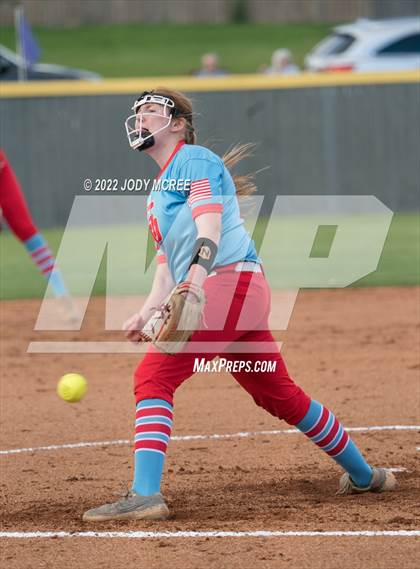 Thumbnail 2 in DeSoto Central vs. South Panola photogallery.