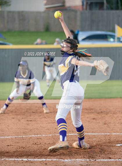 Thumbnail 3 in DeSoto Central vs. South Panola photogallery.