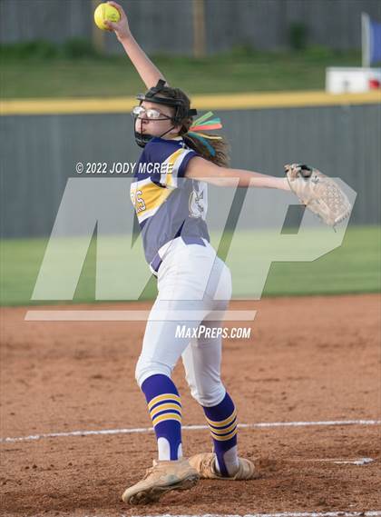 Thumbnail 3 in DeSoto Central vs. South Panola photogallery.