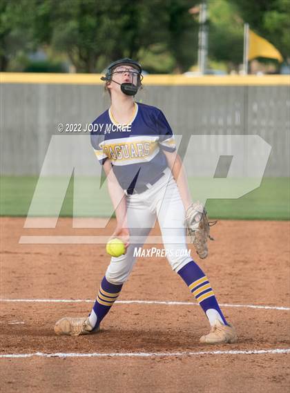 Thumbnail 2 in DeSoto Central vs. South Panola photogallery.