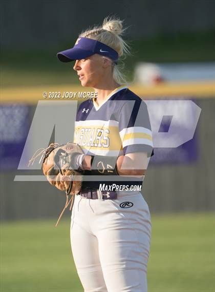 Thumbnail 1 in DeSoto Central vs. South Panola photogallery.