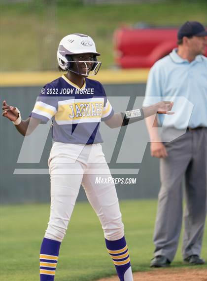 Thumbnail 2 in DeSoto Central vs. South Panola photogallery.