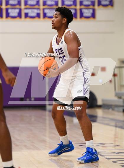 Thumbnail 1 in Notre Dame Prep vs. Oakland Tech (The Holiday Classic 2022) photogallery.