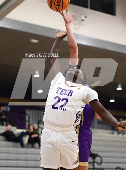 Thumbnail 1 in Notre Dame Prep vs. Oakland Tech (The Holiday Classic 2022) photogallery.