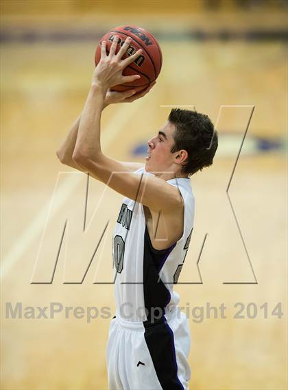 Thumbnail 3 in Morgan vs Riverton (Riverton Holiday Tournament) photogallery.