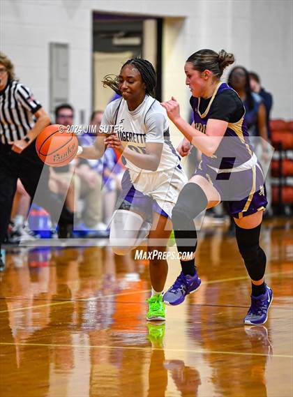 Thumbnail 3 in Thrall vs Shiner (UIL 2A Region IV Quarterfinal) photogallery.