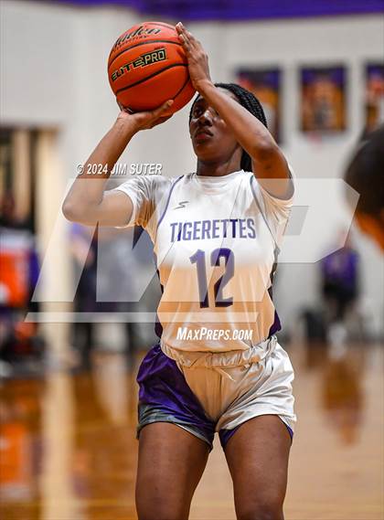 Thumbnail 2 in Thrall vs Shiner (UIL 2A Region IV Quarterfinal) photogallery.
