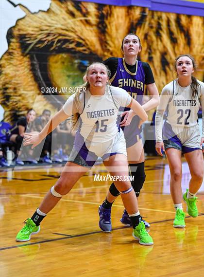 Thumbnail 2 in Thrall vs Shiner (UIL 2A Region IV Quarterfinal) photogallery.